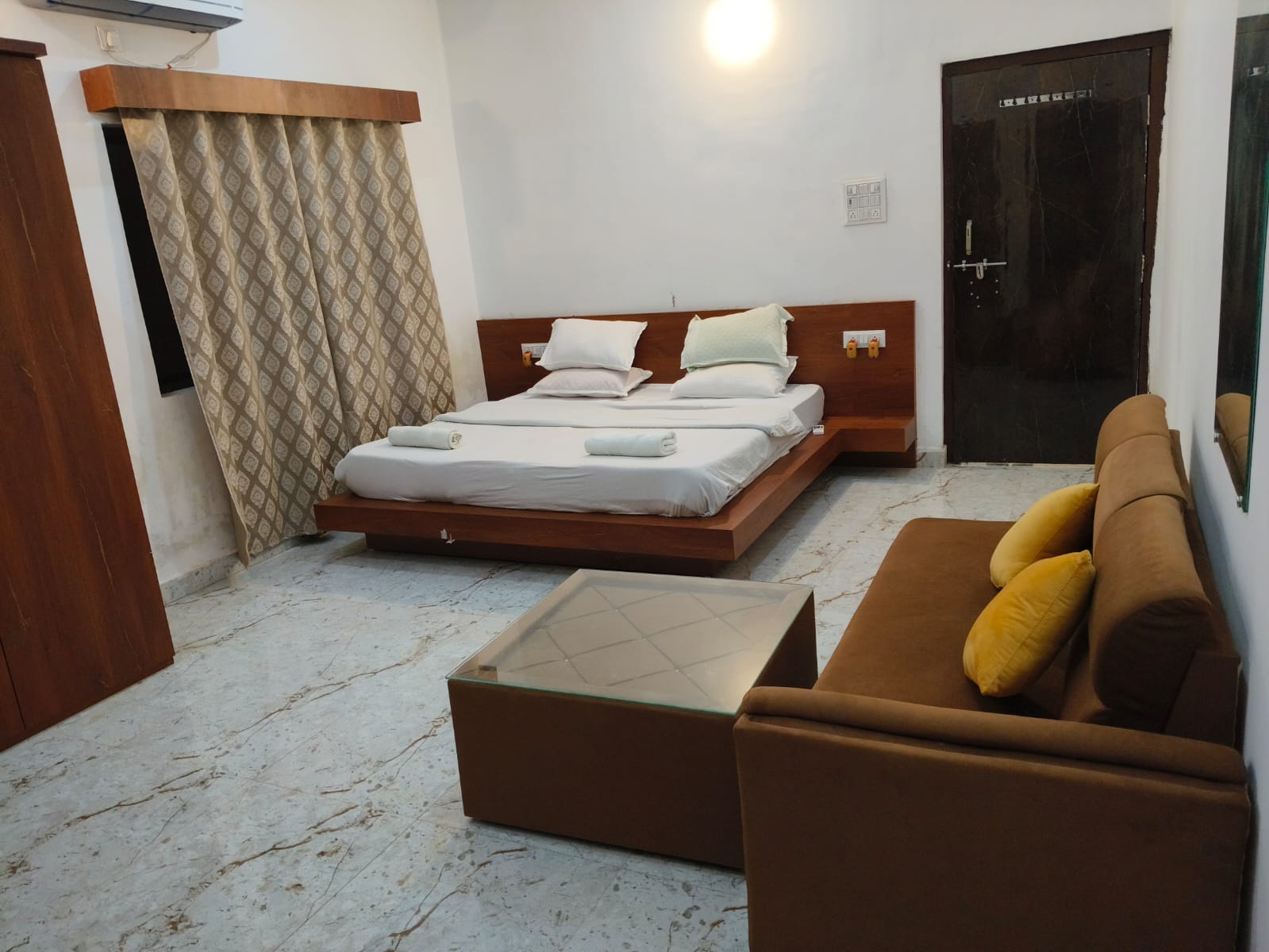 Jungle Suite Interior